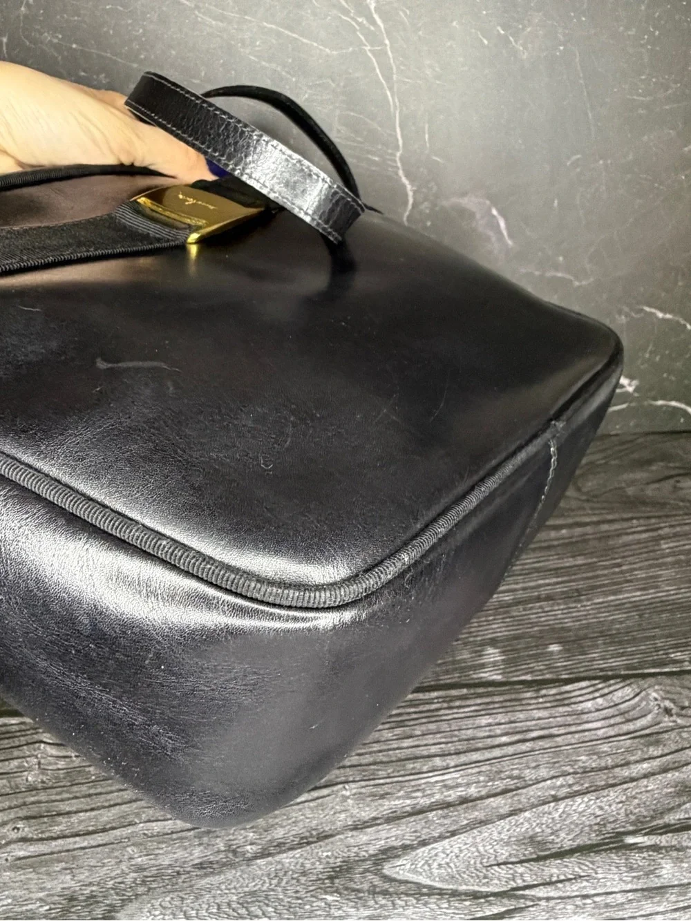 Salvatore Ferragamo Vintage Black Leather Shoulder Bag | Gold Vara Bow
